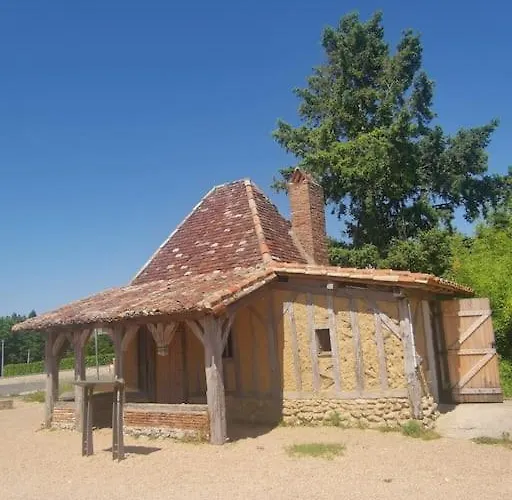 The Walnut Tree. Apartamento Saint-Aulaye-Puymangou