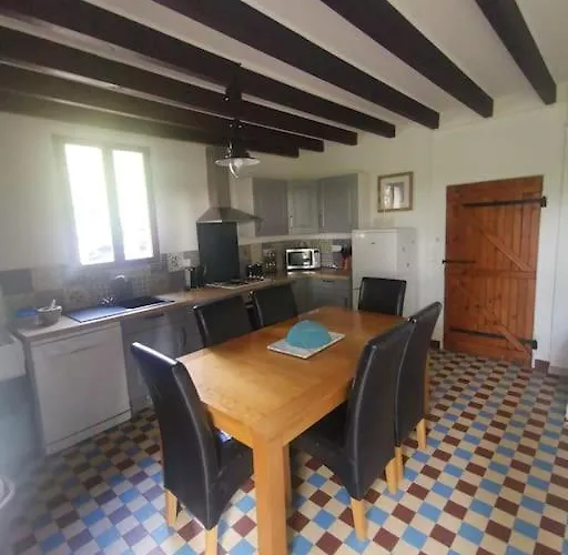 The Walnut Tree. Saint-Aulaye-Puymangou