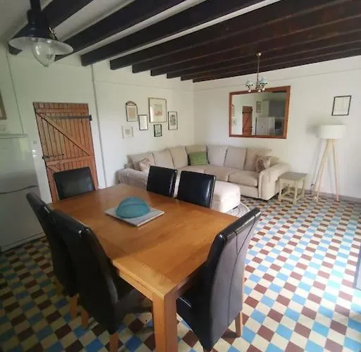 The Walnut Tree. Saint-Aulaye-Puymangou