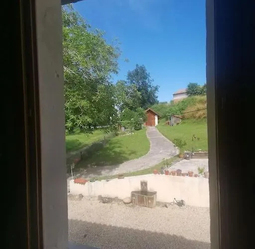 The Walnut Tree. Apartamento Saint-Aulaye-Puymangou